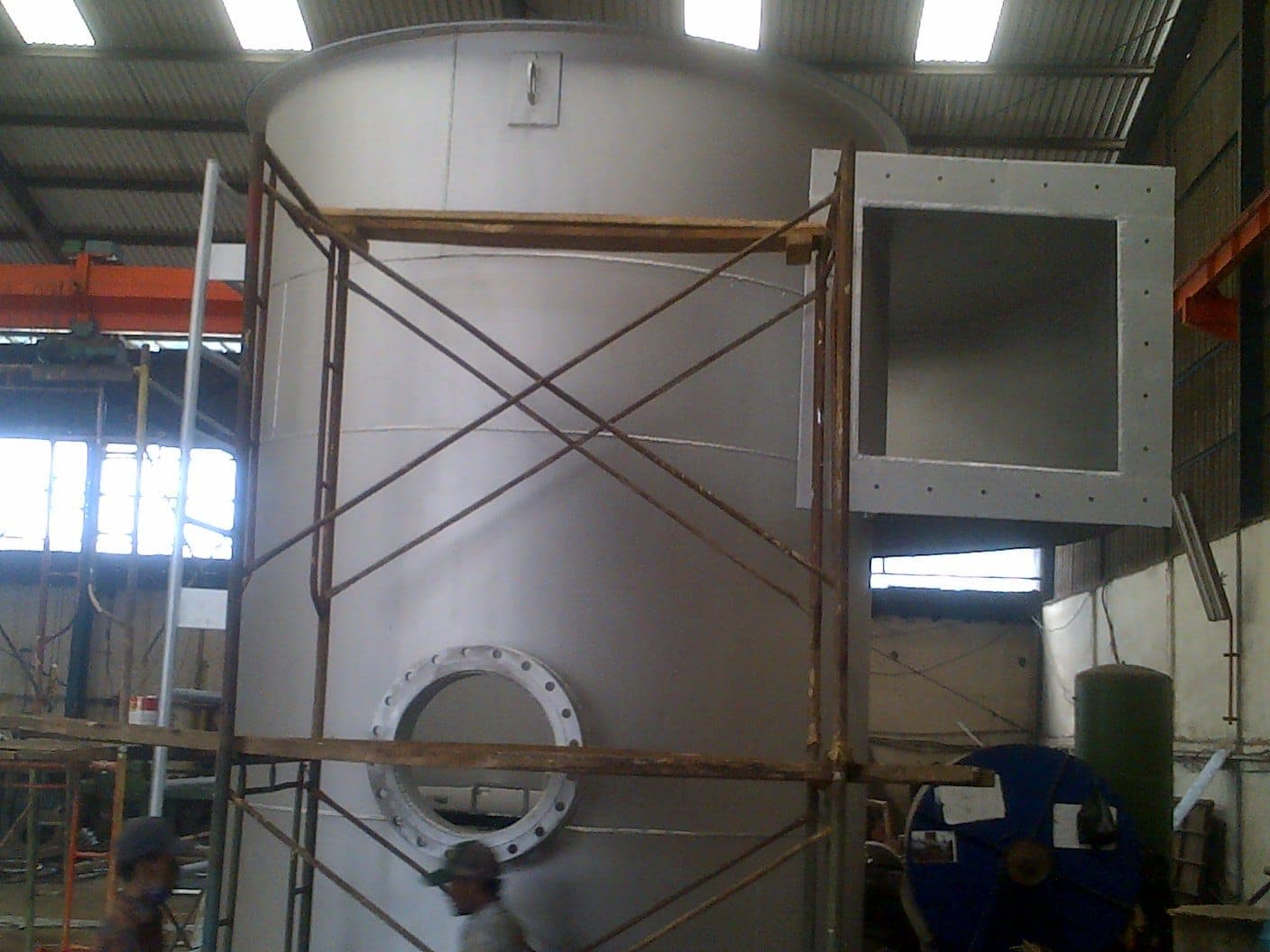 Tangki dengan Flange Ducting